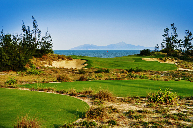 The 16th at Danang Golf Club plays out to the South China Sea. Image: Danang Golf Club.