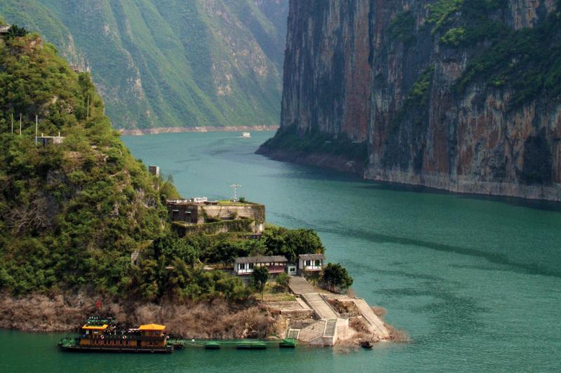 Cruising the Yangtze River with APT