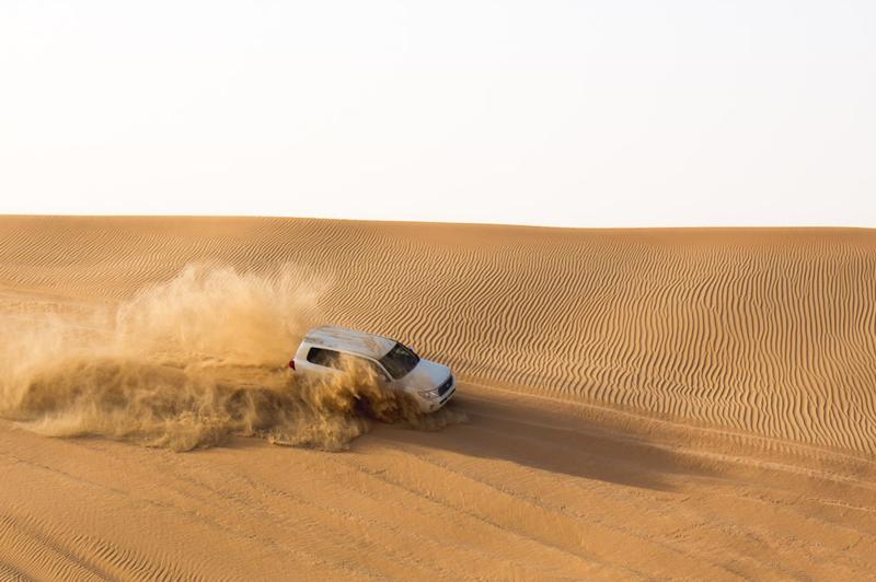 4x4 driving on sand dunes in Abu Dhabi photographed by James Taylor (Instagram - @jimmytayles) 4x4 driving on sand dunes in Abu Dhabi photographed by James Taylor (Instagram - @jimmytayles)