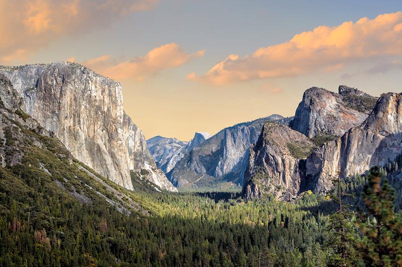 Explore the beautiful view of Yosemite National Park virtually. Explore the beautiful view of Yosemite National Park virtually.