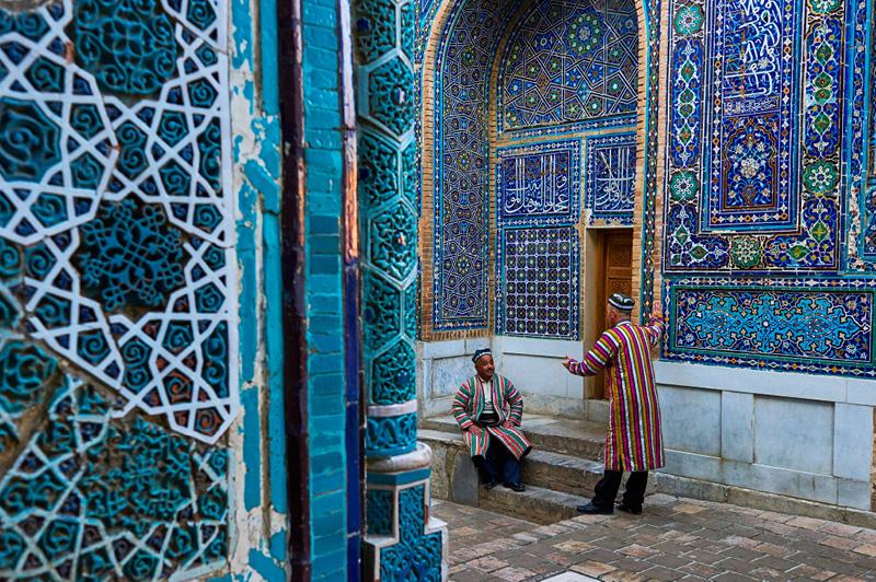 Uzbek men at Shah i Zinda mausoleum, Uzbekistan Uzbek men at Shah i Zinda mausoleum, Uzbekistan