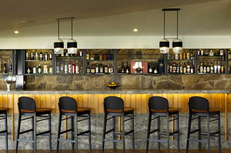 Driftwood Bar & Wine Cellar on Lizard Island. Image courtesy of Delaware North. 